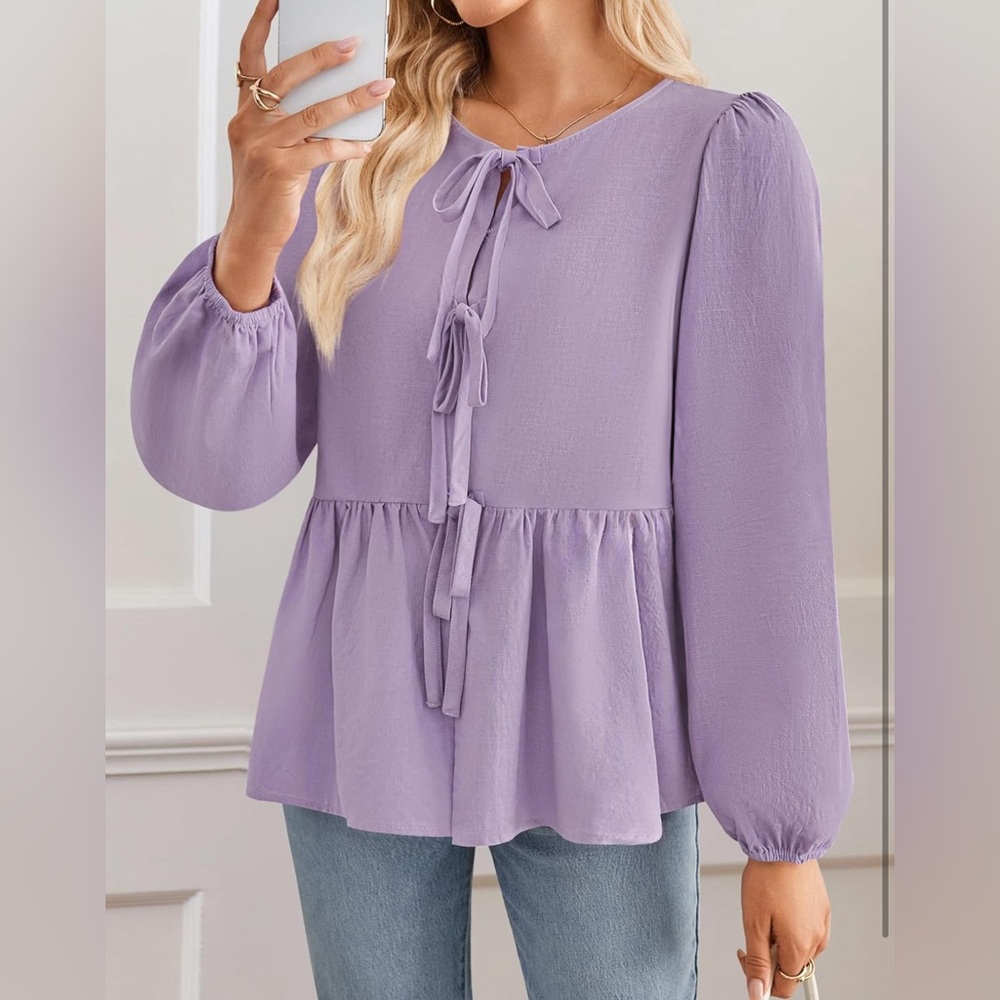 New Peplum blouse size L
Can be use two ways 
Photos for reference